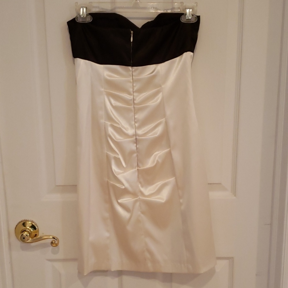 B.DARLIN STRAPLESS DRESS - Picture 2 of 5